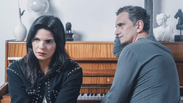 «Σκηνές από έναν Γάμο» του Ίγκµαρ Μπέργκµαν στο Δημοτικό Θέατρο Πειραιά με την Μαρίνα Ασλάνογλου και τον Νίκο Ψαρά