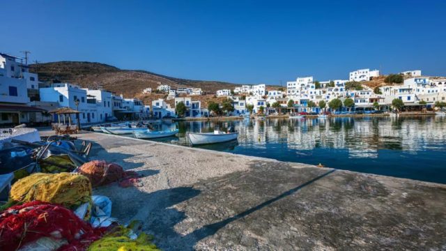 Ψαροχώρι με φόντο τον Πλανήτη: Το κυκλαδίτικο νησάκι με το σπάνιο όνομα και τα καταγάλανα νερά!