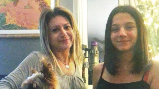 Τραγωδία στα Τέμπη: «Αντί να κάνει η κόρη μου μνημόσυνο σε εμένα, της έκανα εγώ» – Θλίψη, απόγνωση, απελπισία, θυμός, αγανάκτηση και οργή από την Μαρία Καρυστιανού