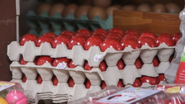 Αυγά: Πόση ώρα χρειάζεται για να βράσουν – Τα ιδανικά λεπτά για το βάψιμο