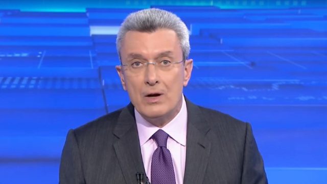 Έξαλλος ο Νίκος Χατζηνικολάου: «Όχι σε μένα αυτά…»