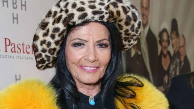 Ξέσπασμα από Ζωζώ Σαπουντζάκη: «Τα μάζεψα και έφυγα, μου έκανε τη ζωή δύσκολη – Με έπρηξε με τη ζήλια του…»
