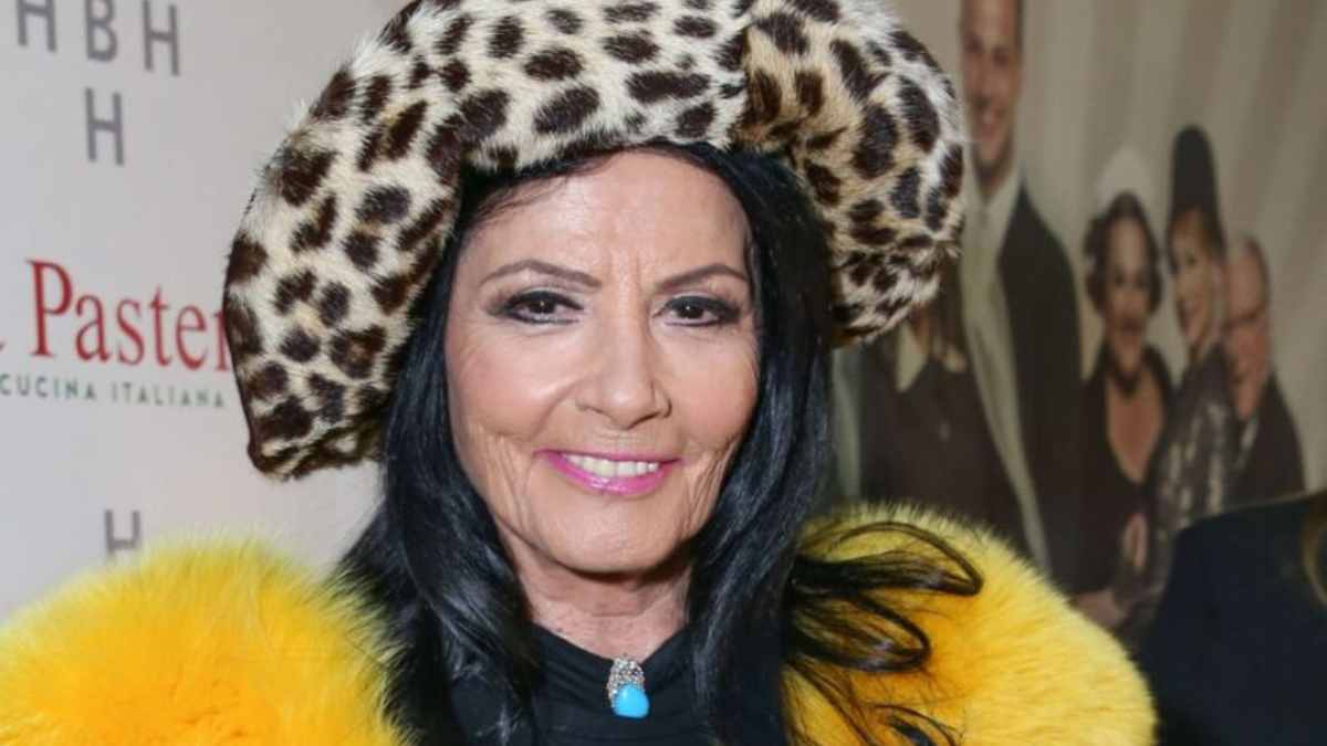 Ξέσπασμα από Ζωζώ Σαπουντζάκη: «Τα μάζεψα και έφυγα, μου έκανε τη ζωή δύσκολη – Με έπρηξε με τη ζήλια του…»