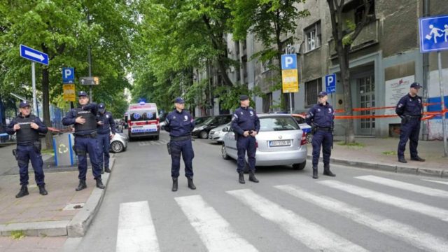 Μακελειό στο Βελιγράδι: 14χρονος άνοιξε πυρ σε δημοτικό σχολείο και σκότωσε 8 μαθητές!