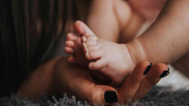 Αχαΐα: Συγκλονίζουν οι αποκαλύψεις για την μητέρα του 10 μηνών βρέφους που βρέθηκε νεκρό – «Πρόκειται για ανήλικη με προβλήματα ακοής»