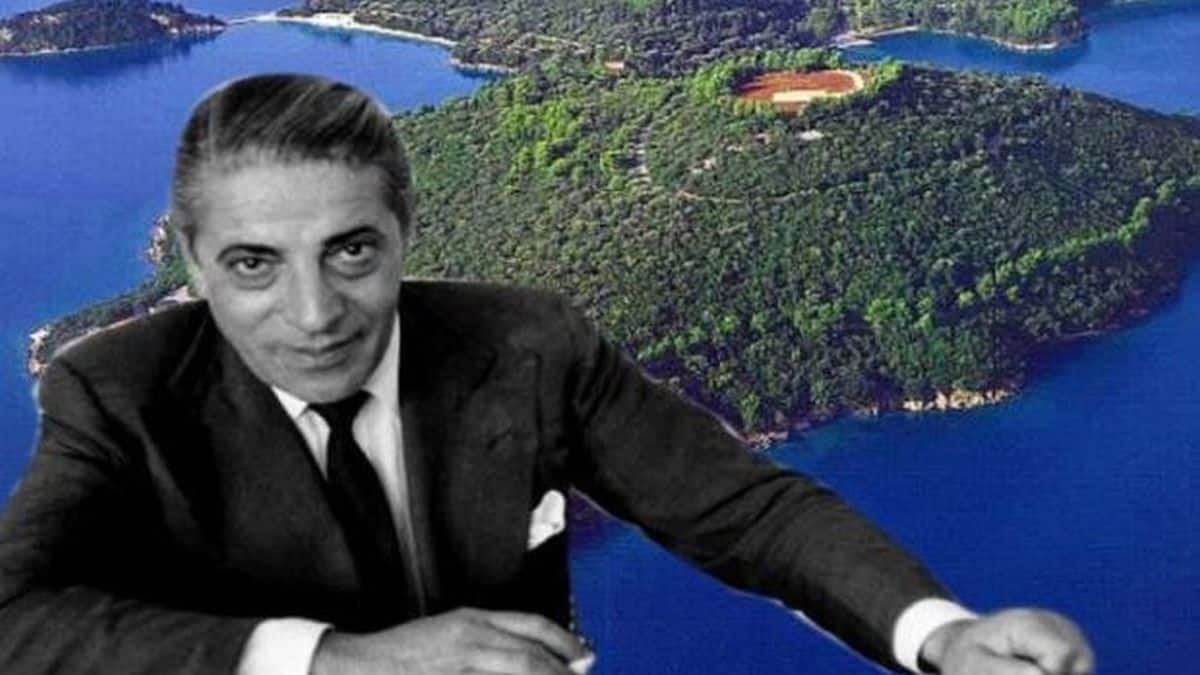 Έτσι θα γίνει ο Σκορπιός του Ωνάση – Φτιάχνουν γήπεδο ποδοσφαίρου (ΦΩΤΟ)