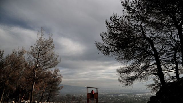 Καιρός σήμερα 18/5: Αστάθεια με βροχές και θερμοκρασία έως και 26 βαθμούς – «Καμπανάκι» Αρνιακού, Μαρουσάκη και Αρναούτογλου
