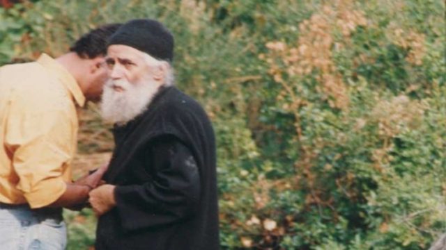 Ο παππούς μίλησε: «Να έχετε ένα κτηματάκι και να το καλλιεργείτε λίγο…» – Προφητεία «σταθμός» του Αγίου Παϊσίου