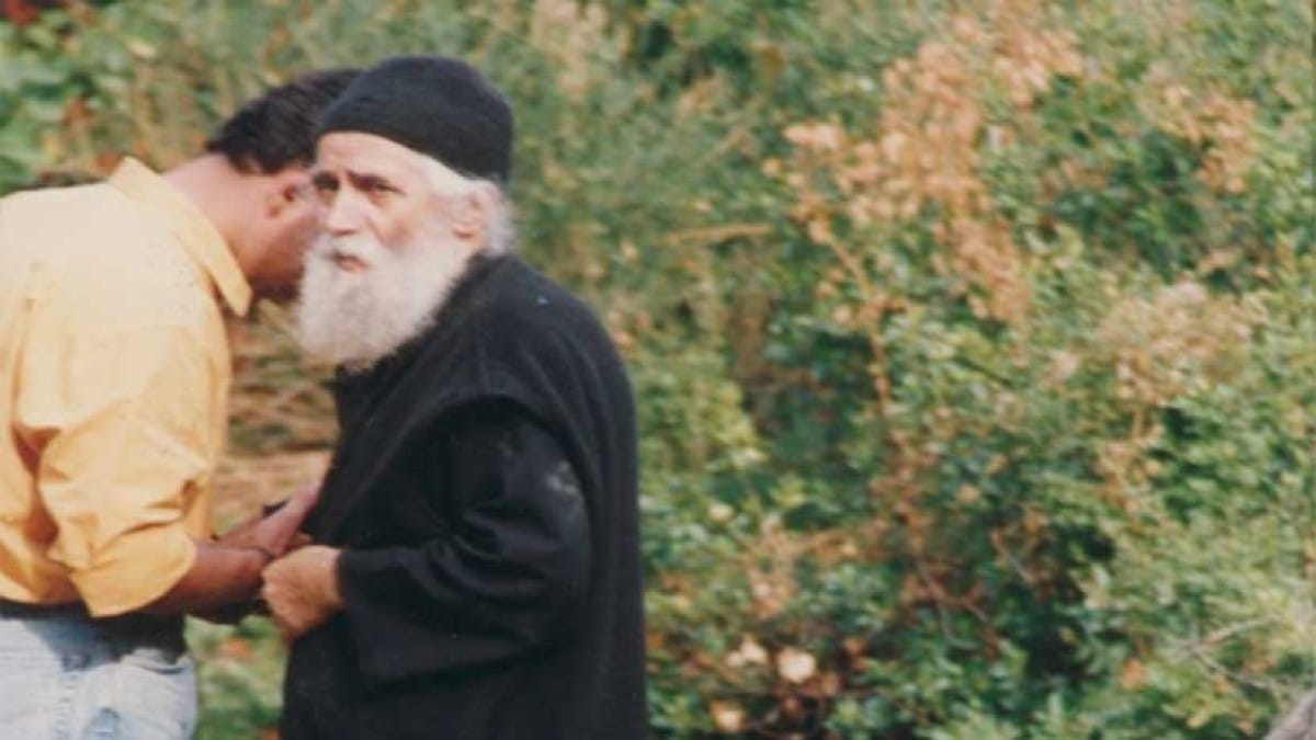 Ο παππούς μίλησε: «Να έχετε ένα κτηματάκι και να το καλλιεργείτε λίγο…» – Προφητεία «σταθμός» του Αγίου Παϊσίου