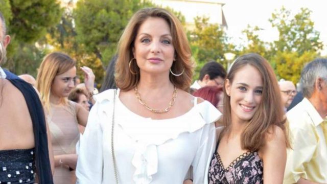 Τρίτο στεφάνι για την Άντζελα Γκερέκου: Αυτός είναι ο 60αρης εκατομμυριούχος που παντρεύεται! (photo)