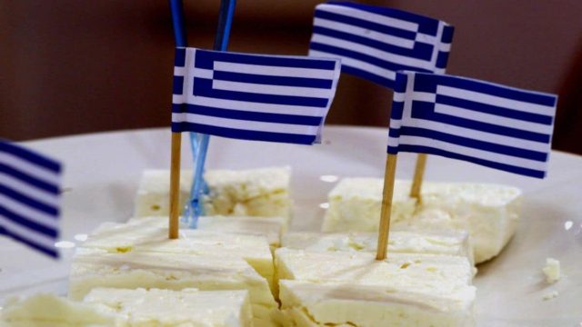 Άμεση απειλή για τον «εθνικό χρυσό» – Έρχεται το τέλος της φέτας