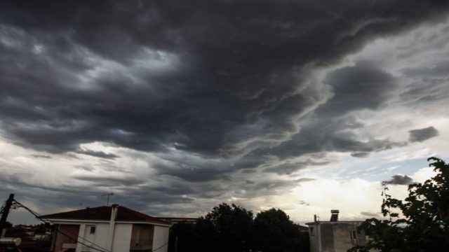 Καιρός σήμερα 11/5: Συνεχίζεται το φθινοπωρινό μοτίβο – Που θα ρίξει καταιγίδες σήμερα; «Καμπανάκι» Μαρουσάκη, Αρναούτογλου, Αρνιακού