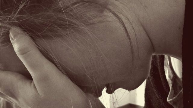Νέο Ηράκλειο: «Θέλω να σας πω κάτι…» – Πώς αποκαλύφθηκε το bullying στην 7χρονη που βρέθηκε φιμωμένη στις τουαλέτες σχολείου (Video)
