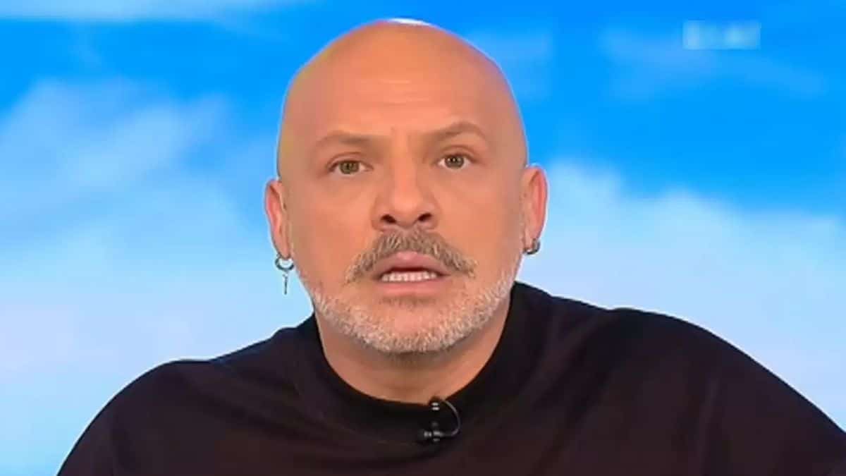 Έξαλλος ο Νίκος Μουτσινάς – «Στο μυαλό κάποιων ανθρώπων…»