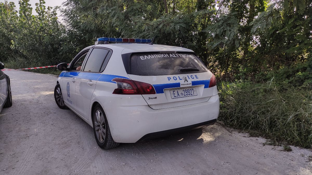 Άγριο έγκλημα στη Χαλκιδική: Σκότωσε τη γυναίκα του και αυτοκτόνησε μπροστά στο παιδί τους
