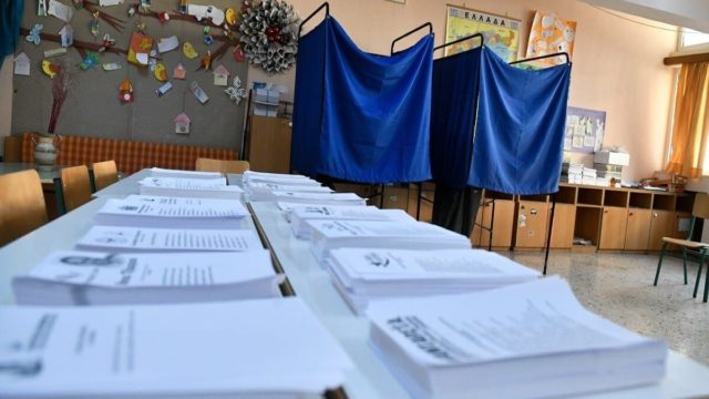 Εκλογές 2023: Ο «χρυσός οδηγός» της κάλπης της 21ης Μαΐου – Πού, πώς θα ψηφίσουμε και τα «SOS» για τους σταυρούς (video)