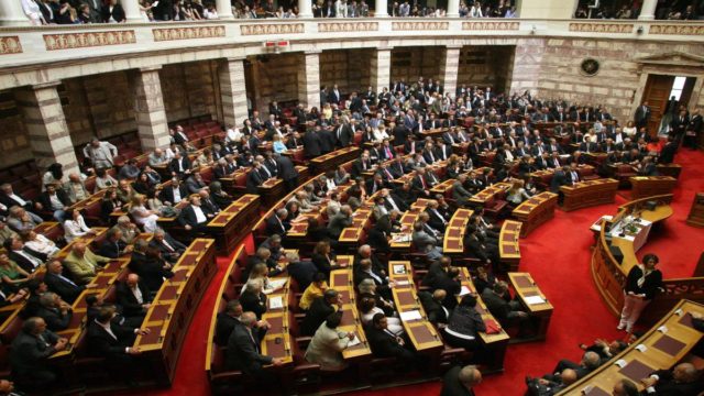 Εκλογές 2023: Αυτοί είναι οι “νέοι” 300 βουλευτές που μπαίνουν στη Βουλή μετά τις χθεσινές κάλπες – Οι “σταθεροί” και οι εκπλήξεις (Video)