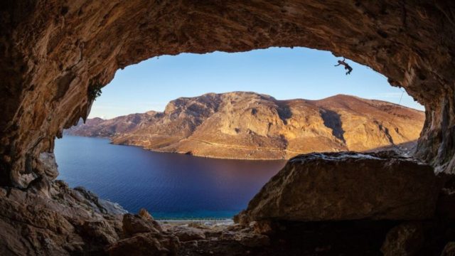 Θα το λατρέψεις: Το ελληνικό νησί που βρίσκεται στους 10 πιο συναρπαστικούς προορισμούς του κόσμου για αναρρίχηση!