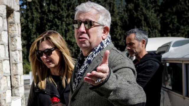 Πεθαίνει από την πείνα ο Πέτρος Φιλιππίδης: Χωρίς δουλειά και φαγητό ο άλλοτε ακριβοπληρωμένος πρωταγωνιστής (photo)