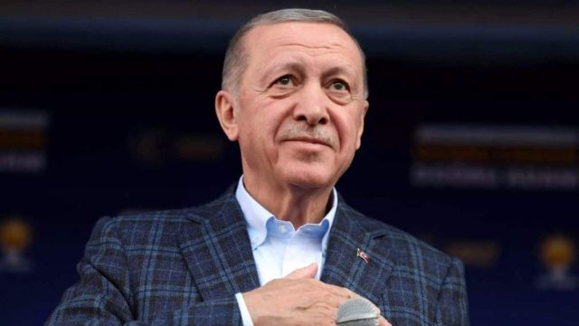 Εκλογές στην Τουρκία: «Η εμπιστοσύνη του έθνους μας αντανακλάται στη συνεχιζόμενη καταμέτρηση των ψήφων» – Μήνυμα νίκης από Ερντογάν