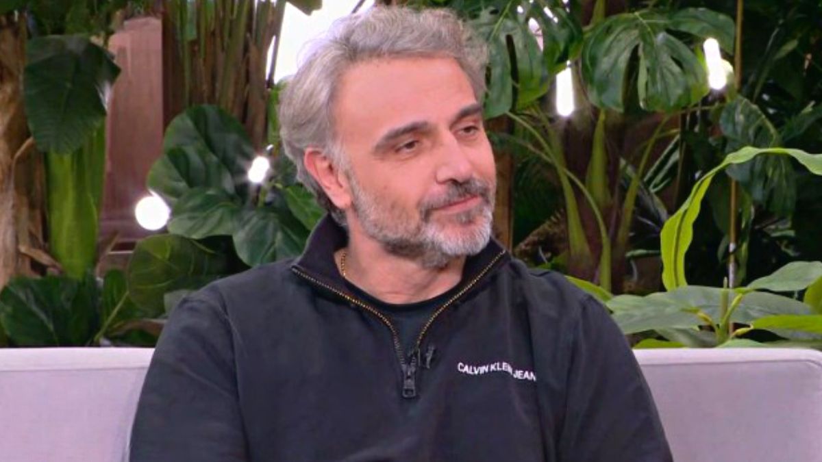«Σούσουρο» με τον Φάνη Μουρατίδη – «Μου αρέσει να πετάω το σώβρακο στον αέρα και να…»