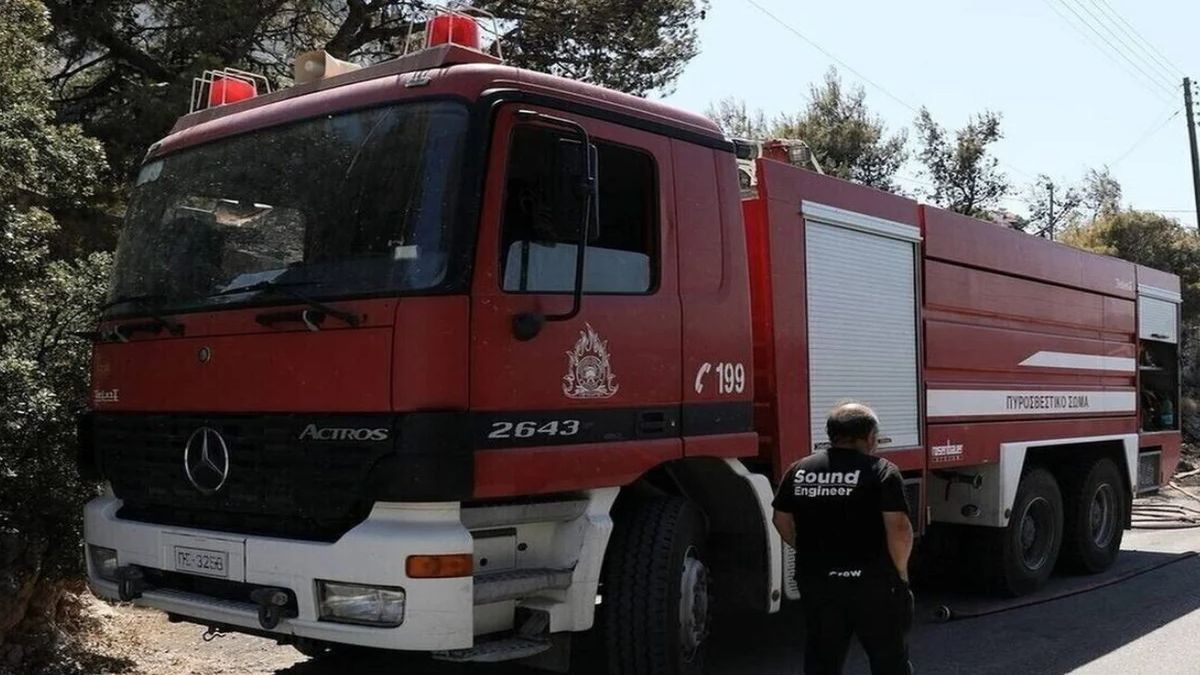 Συναγερμός στην Καλλιθέα – Διαμέρισμα «τυλίχτηκε» στις φλόγες