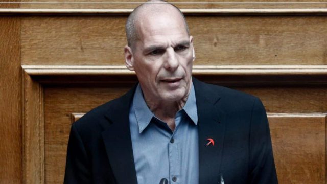 Νέα σύλληψη για τον ξυλοδαρμό του Γιάνη Βαρουφάκη στα Εξάρχεια – Ποιος είναι ο 30χρονος παλιός γνώριμος των Αρχών