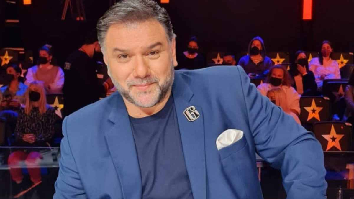 Συγκλονίζει ο Γρηγόρης Αρναούτογλου: «Aν δεν είχα τον πατέρα μου θα είχα πολύ κακή συνέχεια…»