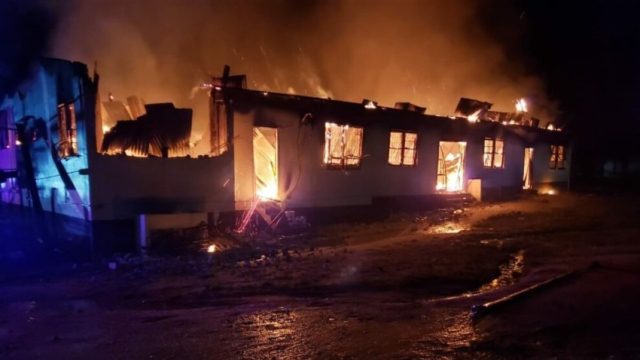Ανείπωτη τραγωδία στην Γουιάνα: Φωτιά σε κοιτώνα σχολείου – Τουλάχιστον 20 νεκροί, οι περισσότεροι παιδιά