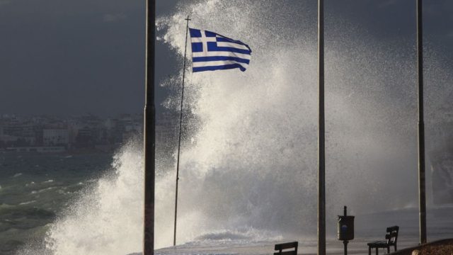 «Ορμητικά» Μερομήνια ενόψει καλοκαιριού: «Λευκά “πρόβατα” και ταξίδια με μικρές ενοχλήσεις…»