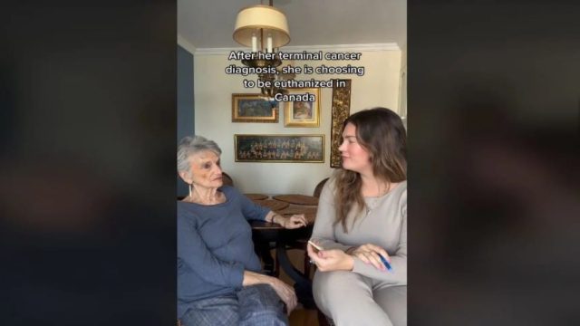 «Το μόνο πράγμα που είναι σίγουρο είναι ο θάνατος! Ο άνδρας μου είναι εκεί πέρα και λέει: “ήρθε η ώρα”. Και θα του πω: “Γειά σου, είμαι εδώ”» – Γιαγιά με καρκίνο τελικού σταδίου αποφάσισε να προχωρήσει σε ευθανασία (Video)