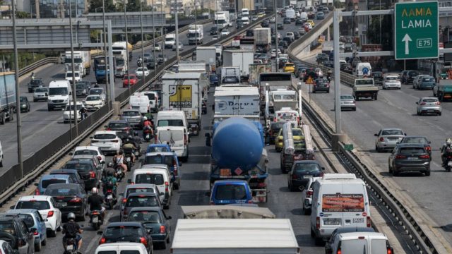 Κυκλοφοριακό κομφούζιο: Χάος στην κάθοδο του Κηφισού – Που αλλού υπάρχουν προβλήματα