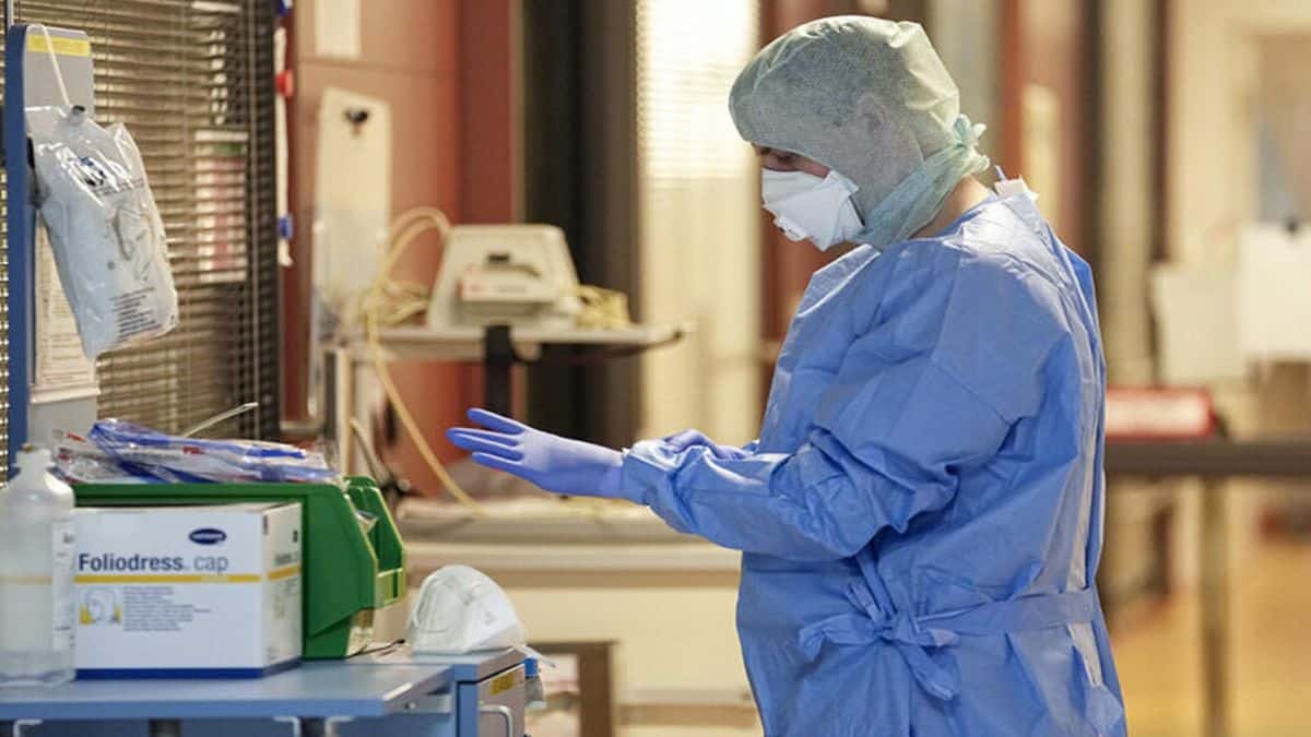 ΕΟΔΥ: 57 νεκροί και 61 διασωληνωμένοι από κορωνοϊό – Τα στοιχεία για την γρίπη
