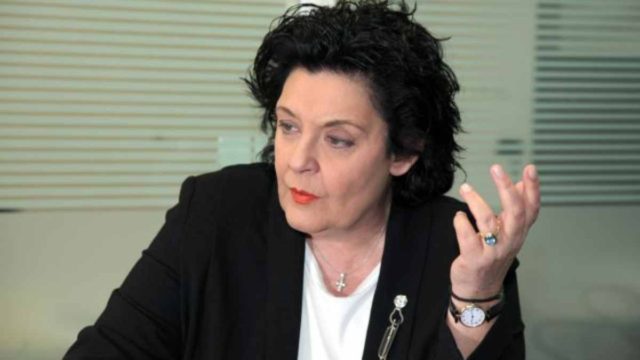 Χειμαρρώδης η Λιάνα Κανέλλη: «Η ψήφος στο ΚΚΕ δεν είναι διαμαρτυρίας αλλά μία επανάσταση στην αδικία, τη φτώχεια, την ακρίβεια»