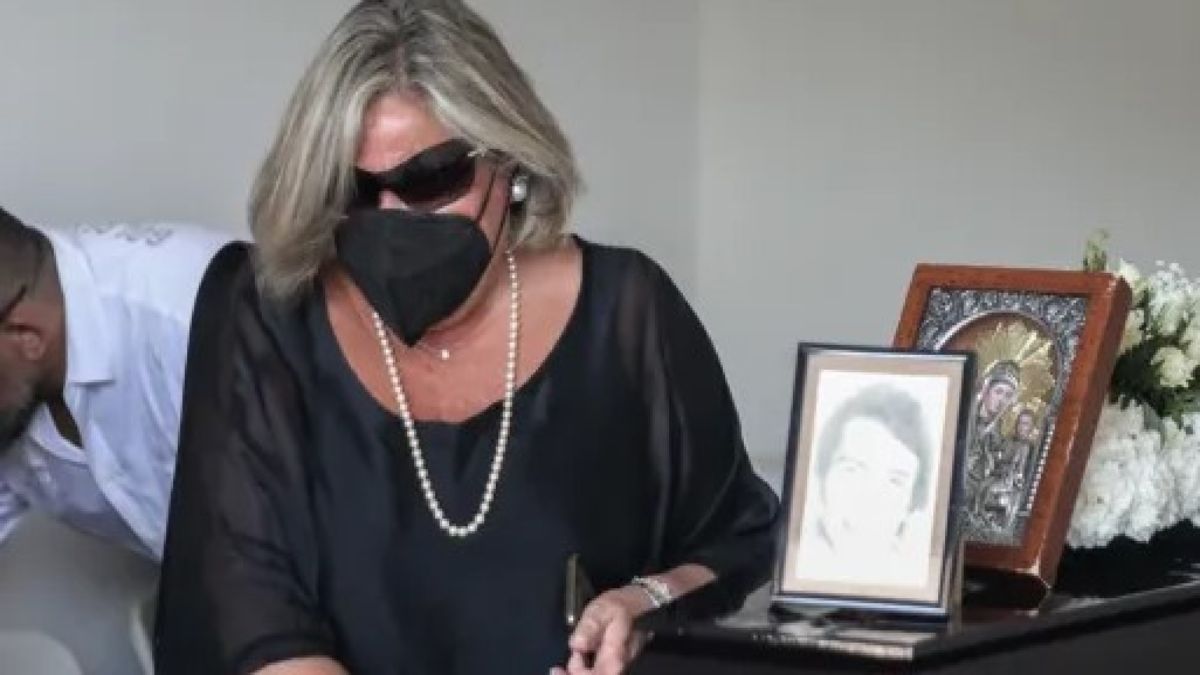 Θρήνος για τη σύζυγο του Μίμη Πλέσσα: «Θα σε θυμάμαι πάντα όταν θα ακούω την “Πρώτη μας Νύχτα”»