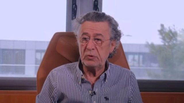 Σάλος με τo tweet του Μάκη Τριανταφυλλόπουλου: «Πιάστηκε στα πράσα να διακινεί…» (photo)