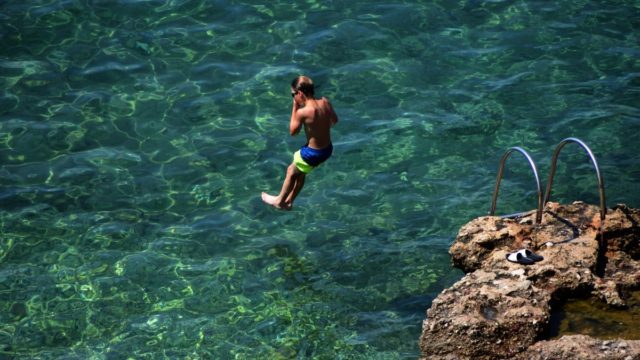 «Εφιάλτης» τα Μερομήνια: Έρχεται σαρωτικό κύμα καύσωνα με 40αρια…