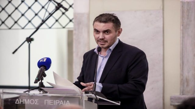Σάλος στην Κύπρο με δημοσίευμα “βόμβα”: Ο Χατζηγιάννης “διόρισε” σύμβουλο που έχει καταδικαστεί για πλαστά εισιτήρια σε συναυλία του Ρουβά!