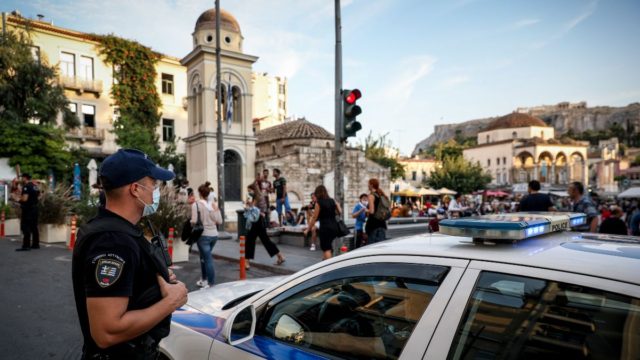 Άγρια συμπλοκή στο Μοναστηράκι: 16χρονος δέχθηκε επίθεση με μαχαίρι