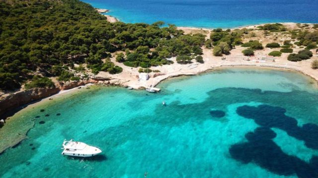 Σπάνια ομορφιά: Το νησί του Σαρωνικού με τους… περίεργους κατοίκους – Ο όρος για να το επισκεφτείτε (Video)