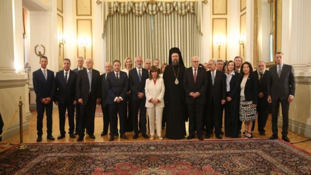 Εκλογές 2023: Ορκίστηκε η υπηρεσιακή κυβέρνηση – Τι δήλωσαν οι νέοι υπουργοί