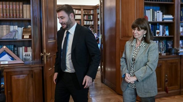 Δεν παρέλαβε την εντολή ο Νίκος Ανδρουλάκης: «Δεν υπάρχει περιθώριο προγραμματικών συγκλίσεων – Να έχουμε την καλύτερη λύση»