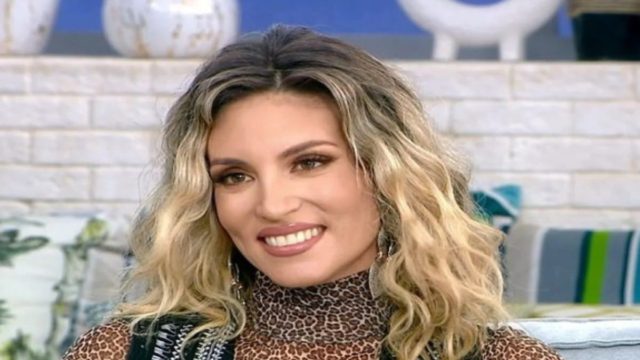 Αθηνά Οικονομάκου: «Λιώνω, σβήνω, χάνομαι» – Το μήνυμα που ανέβασε στο Instagram (Video)