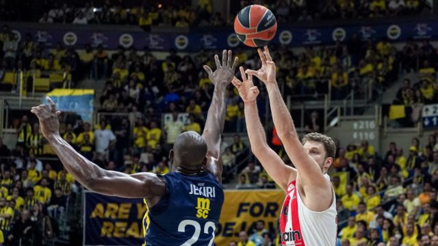 Φενέρμπαχτσε – Ολυμπιακός 73-69: Το Κάουνας περνάει από το ΣΕΦ
