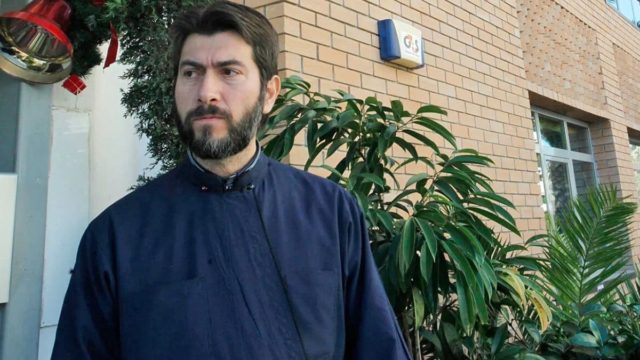 Πατέρας Αντώνιος: Βρέθηκε στη Μητρόπολη Αθηνών – Η αντίδραση του κόσμου