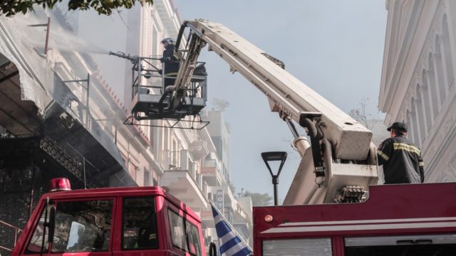 Συναγερμός στη Μαγούλα: Μεγάλη φωτιά σε εργοστάσιο – Στο σημείο ισχυρή δύναμη της πυροσβεστικής