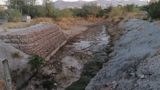 Συναγερμός στο Καματερό: Πτώση ηλικιωμένου σε ρέμα!