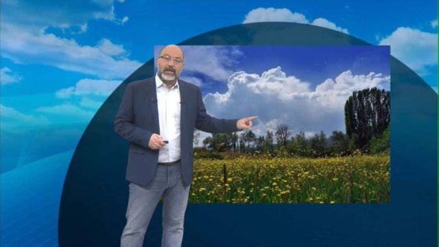 Μαινόμενος Σάκης Αρναούτογλου για τον καιρό: «Εμμονική συμπεριφορά της άνοιξης που φέρνει…»