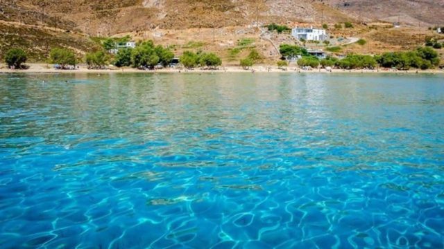 Όλοι φέτος εκεί: Το ελληνικό νησί που έγινε ο Νο1 προορισμός φοιτητών και νεολαίας!