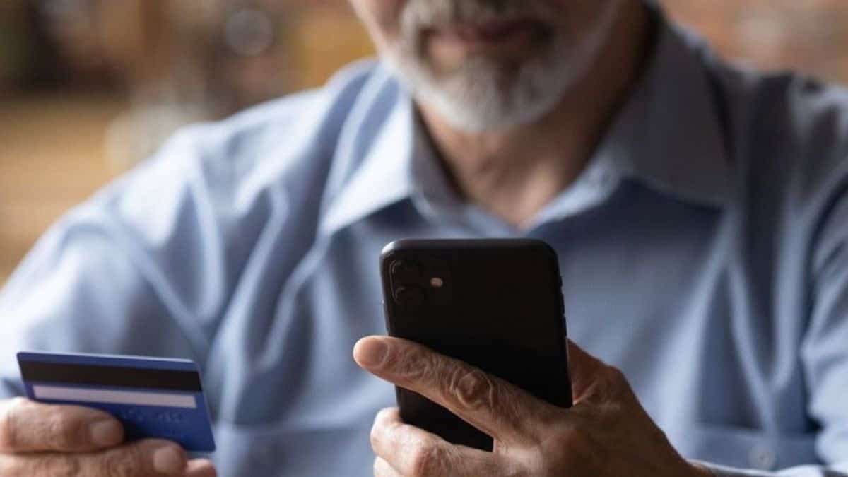 Τηλεφωνική απάτη: «Δηλητηριώδες» μήνυμα στο κινητό – Το λάθος που της στοίχισε 669 ευρώ